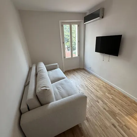 Apartment #302-heart Of Vieil - Place Nationale-high-end Newly Renovated & Furnished *
