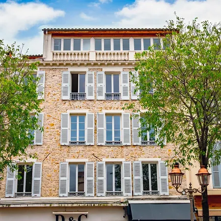 #302-heart Of Vieil - Place Nationale-high-end Newly Renovated & Furnished Apartamento