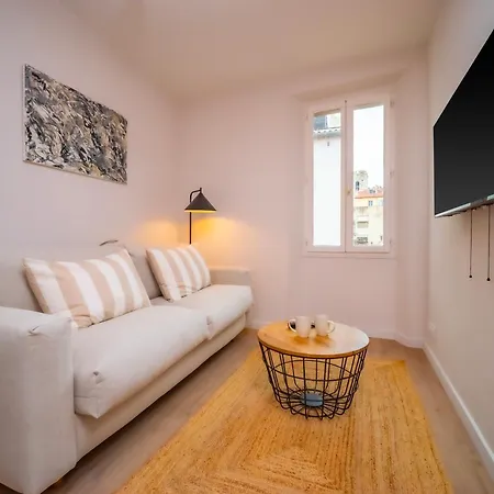 Apartamento #302-heart Of Vieil - Place Nationale-high-end Newly Renovated & Furnished