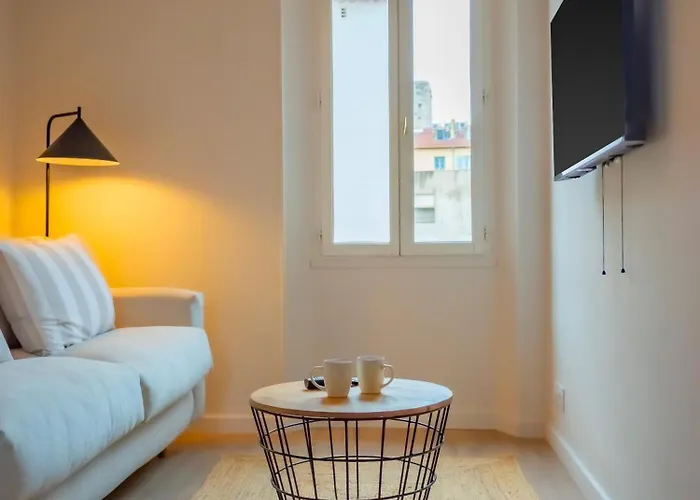 #302-heart Of Vieil - Place Nationale-high-end Newly Renovated & Furnished Apartman Antibes