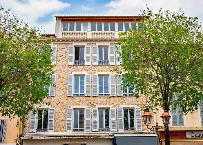 #302-heart Of Vieil - Place Nationale-high-end Newly Renovated & Furnished Apartman